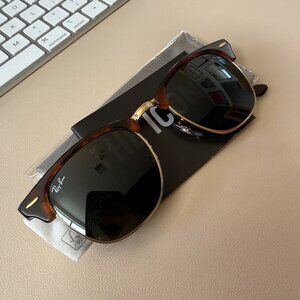 Ray-Ban Clubmaster Classic Sunglasses (RB3016) NWT